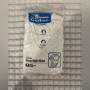 Gerber 3-Pack Snap Side Shirt in white, made of 100% preshrunk cotton